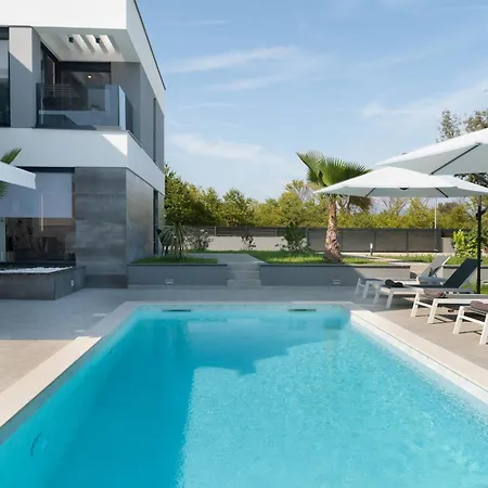 Villa Beautiful Tyara *